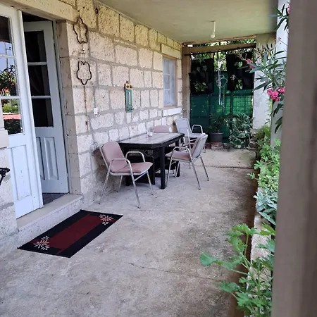 Apartmani Dusica Lumbarda Exterior photo