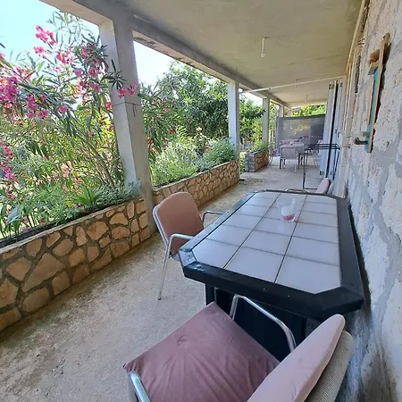 Apartmani Dusica Lumbarda Exterior photo