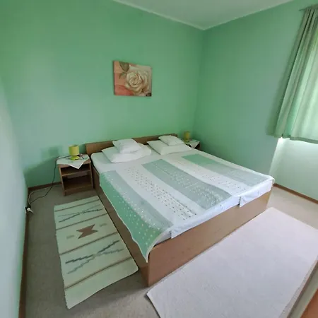 Apartmani Dusica Lumbarda Exterior photo