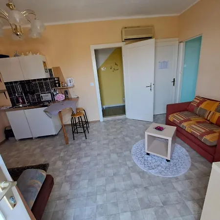 Apartmani Dusica Lumbarda Exterior photo