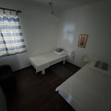 Apartmani Dusica Lumbarda Exterior photo